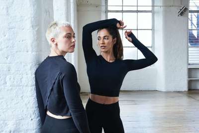 WOMEN'S LONG SLEEVE CROP T